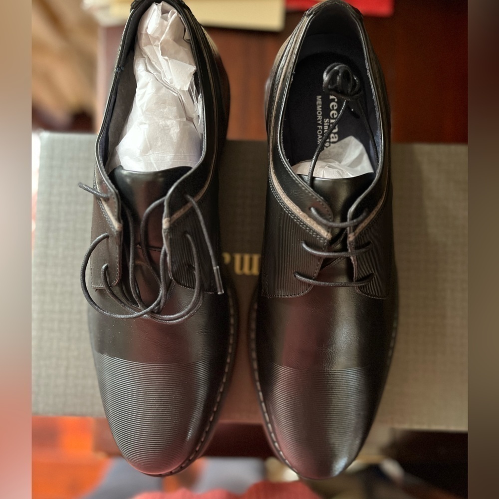 Freeman black shoes 10.5 M